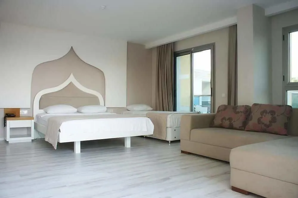 Breeze Beach Hotel By Prestij Gumbet 4*,